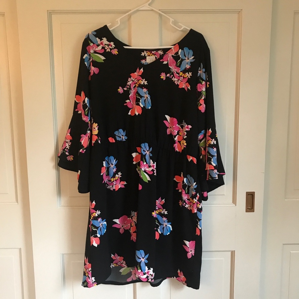 A New Day tropical bell sleeved dress